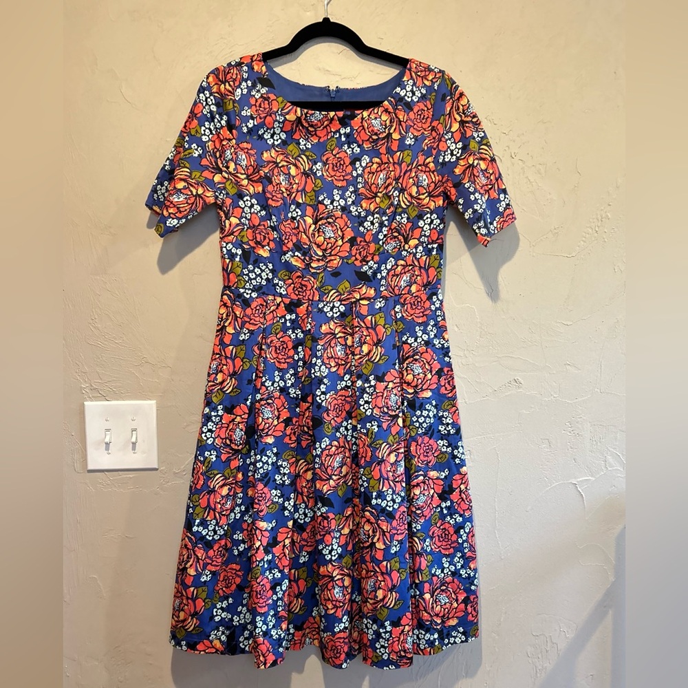 Beautiful floral dress - Picture 2 of 9
